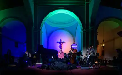 Foto: Rogério Von Kruger/Divulgação Olinda 13/09/2025 -  MIMO Festival, em Olinda.(  Edu Lobo se apresenta na Catedral da Sé de Olinda na abertura do MIMO Festival) Foto: Rogério Von Kruger/Divulgação