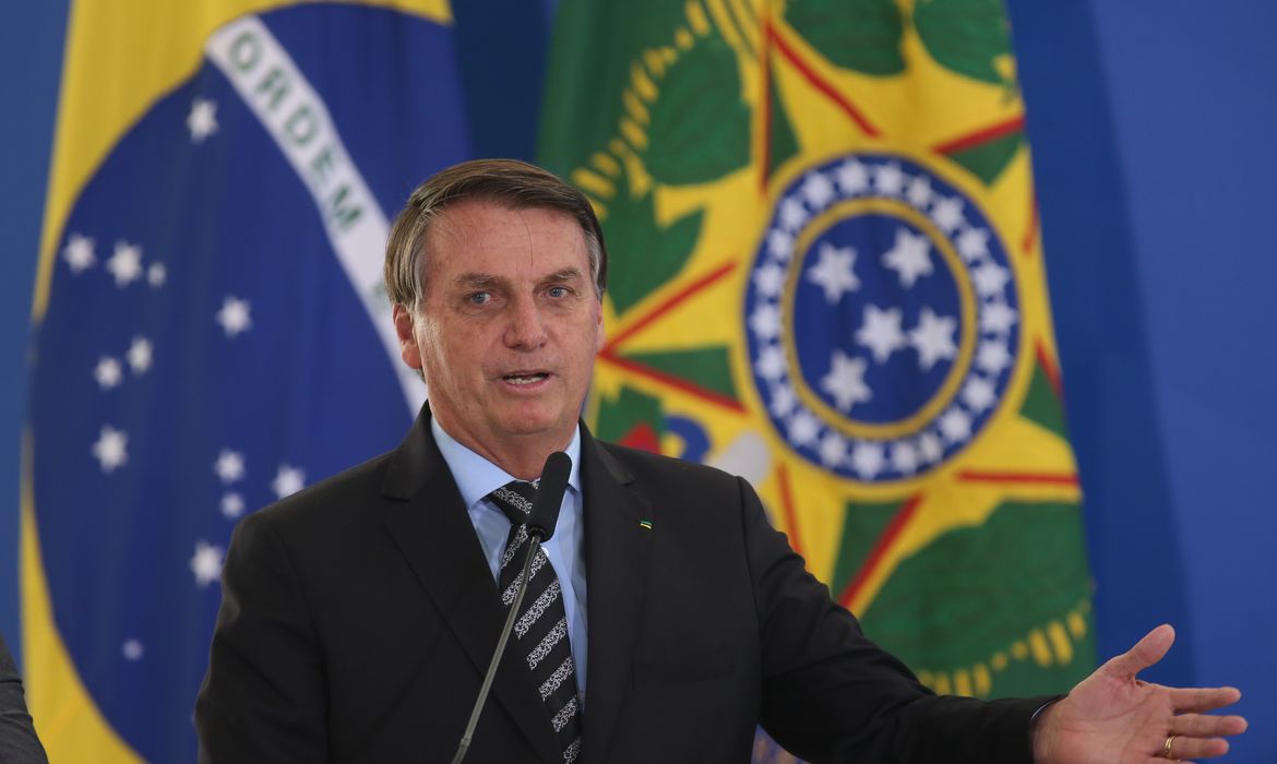 O presidente Jair Bolsonaro, participa do lançamento dos programas CODEX e SUPER.BR e do 8º Revogaço no Palácio do Planalto.