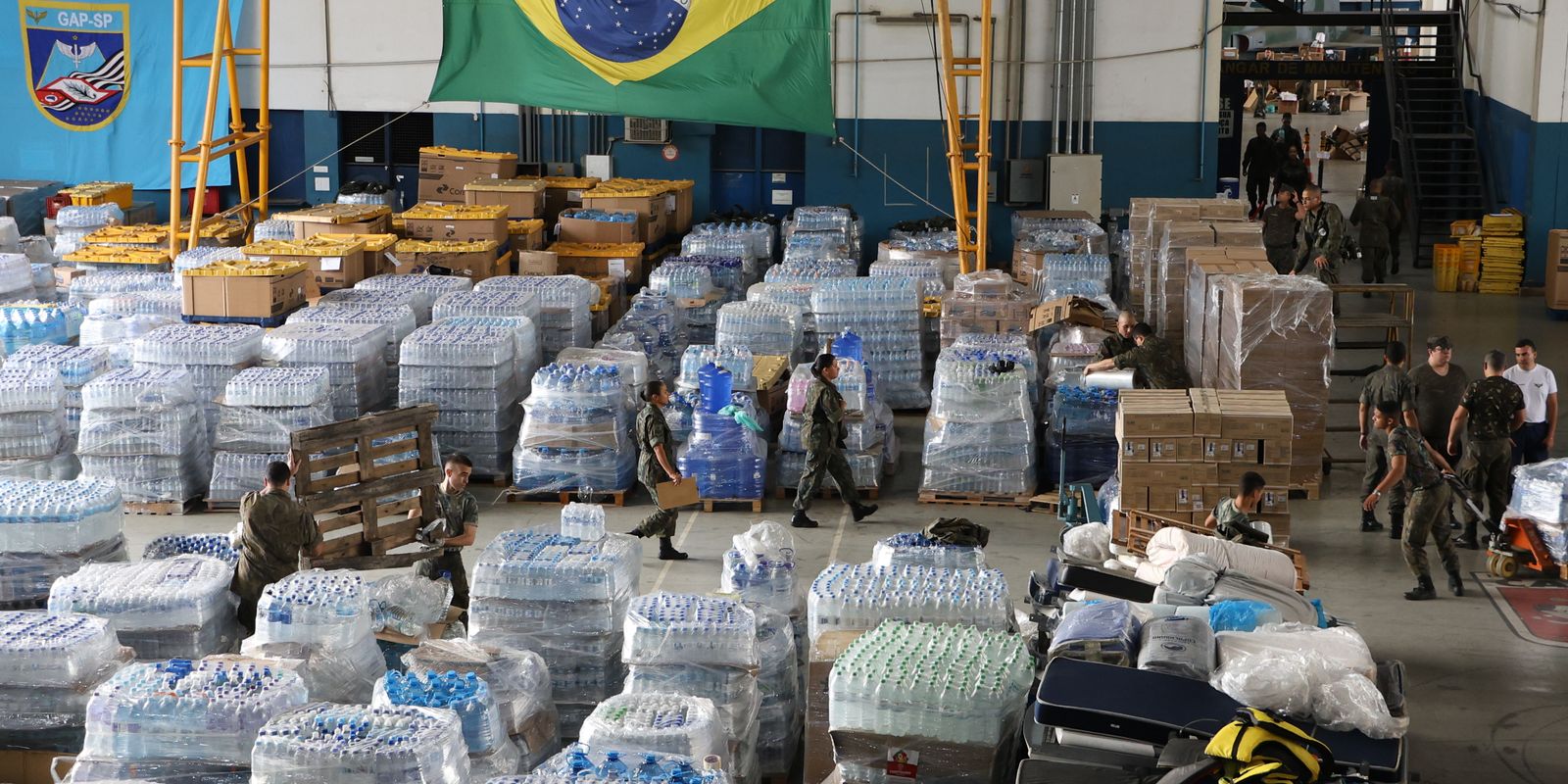 Até 25 de maio, RS recebeu 1,5 mi de litros de água potável em doações