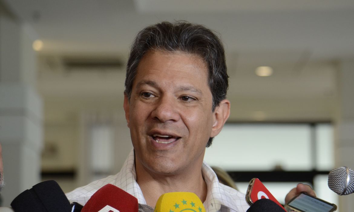 Haddad diz estar aberto a incorporar propostas de Ciro Ag ncia