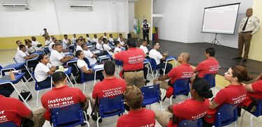Guarda Municipal de Nova Iguaçu em curso de formação