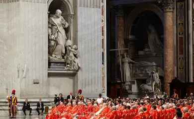 Cardinals attend the Holy Mass, celebrated for the election of the new pope, presided over by the Dean of the College of Cardinals, Cardinal Giovanni Battista Re, in St. Peter’s Basilica, at the Vatican, May 7, 2025. REUTERS/Murad Sezer     TPX IMAGES OF THE DAY