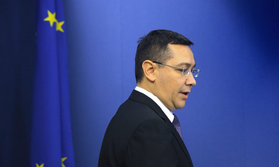 Primeiro-ministro da Romênia, Victor Ponta, renuncia ao cargo após incêndio na capital, Bucareste, que deixou ao menos 39 mortes. Imagem de arquivo de 10 de novembro de 2014