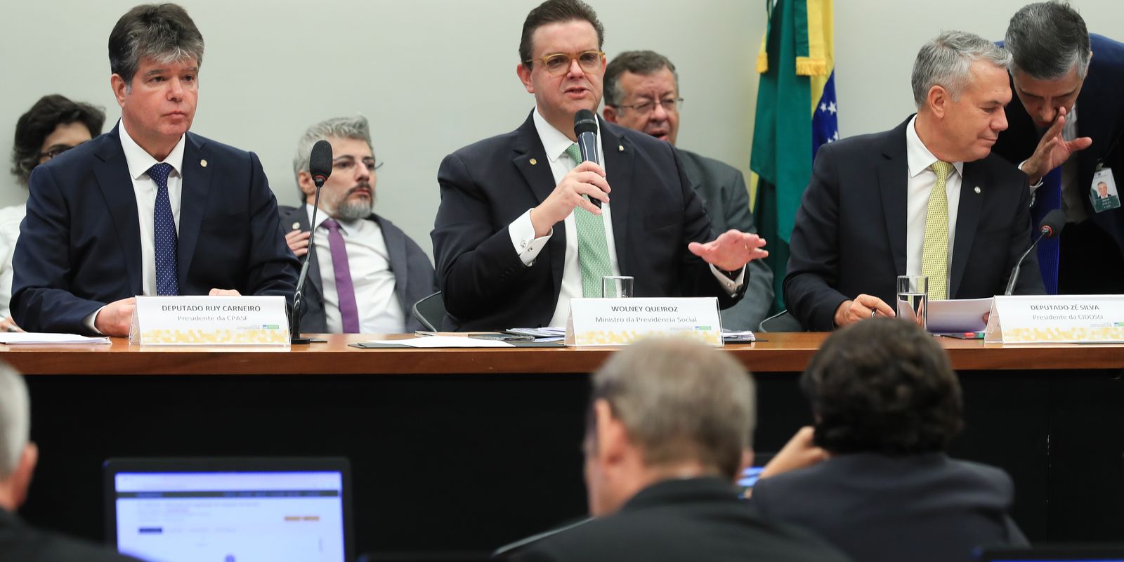Wolney: descontos ilegais de pensões do INSS podem chegar a R$ 3 bi Wolney: descontos ilegais de pensões do INSS podem chegar a R$ 3 bi