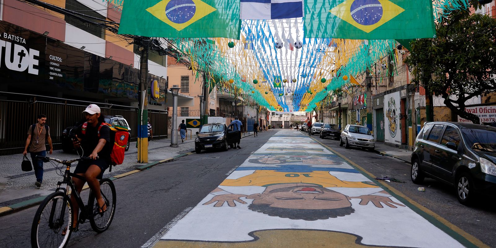 Calles decoradas para el Mundial refuerzan vínculos comunitarios en Río