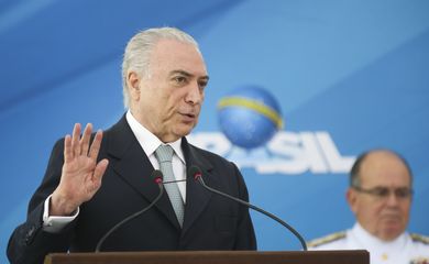 Brasília -  O presidente Michel Temer recebe os oficiais-generais promovidos em solenidade no Palácio do Planalto (Antonio Cruz/Agência Brasil)