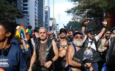 São Paulo (SP), 02/06/2024 - 28ª Parada do Orgulho LGBT+, com o tema Basta de Negligência e Retrocesso no Legislativo! Vote Consciente por Direitos da População LGBT+, na Avenida Paulista. Foto: Rovena Rosa/Agência Brasil