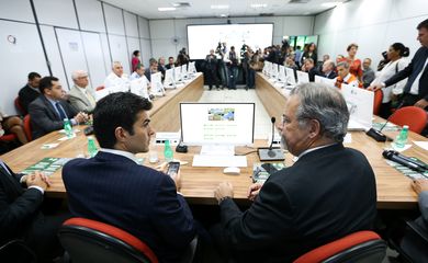 Brasília - Os ministros da Defesa, Raul Jungmann, e da Integração Nacional, Helder Barbalho, durante lançamento do Sistema Integrado de Monitoramento e Alerta Hidrometeorológico da Amazônia, o SipamHidro (Marcelo Camargo/Agência Brasil)