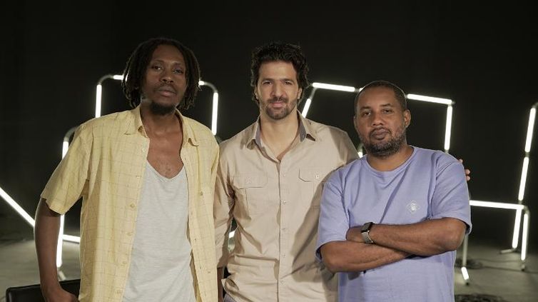Maurício Pacheco entrevista os rappers Rincon Sapiência e Aori Sauthon 