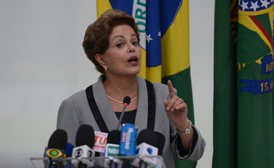 A presidente da República, Dilma Rousseff, fala sobre os protestos contra o governo e a corrupção, Palácio do Planalto (José Cruz/Agência Brasil) 