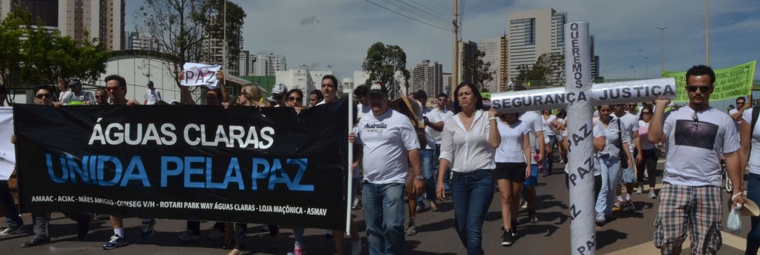 Brasília – Moradores do Distrito Federal fazem manifestação contra o aumento da violência. (1/02/2014)