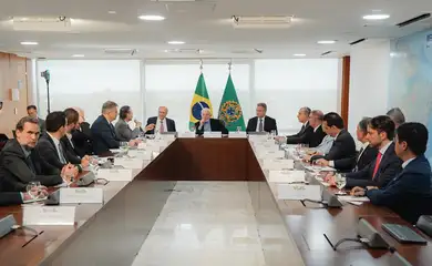 Brasília (DF), 14/03/2024, - O presidente Lula, durante reunião com vários executivos do setor automotivo e de biocombustíveis, no Palácio do Planalto. Foto: Rafa Neddermeyer/Agência Brasil