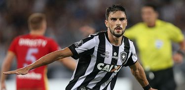 Roger e Rodrigo Pimpão (foto) marcaram os gols do Botafogo