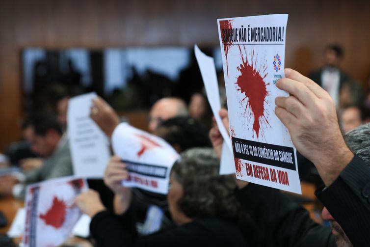 Reunião da CCJ durante discursão para liberação do comércio de plasma - Lula Marques/Agência Brasil