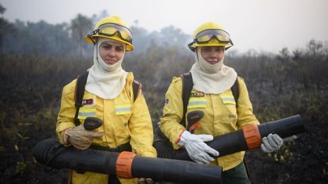 Rio de Janeiro (RJ), 10/21/2024 - Reporting Paths. Earth in ashes: the fires of 2024. Firefighters fighting fires in the Amazon. Frame: TV Brasil/Disclosure