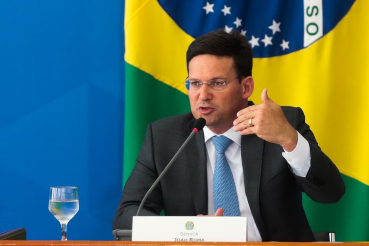 O Ministro da Cidadania, João Roma, fala à imprensa  no Palácio do Planalto, sobre as estratégias e rumos para o Auxílio Brasil, novo programa social do Governo Federal.