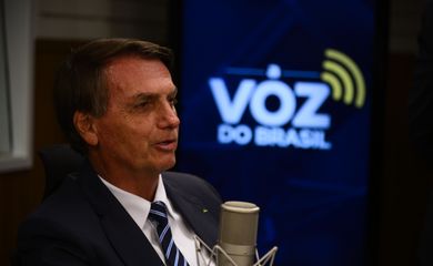 O presidente da República, Jair Bolsonaro, é entrevistado no programa A Voz do Brasil.
