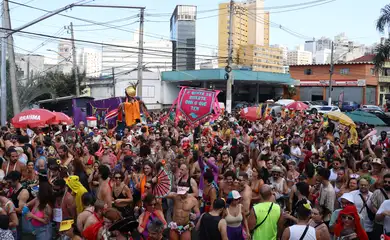 São Paulo (SP), 02/03/2025 - Bloco do Fuá desfila na rua Rui Barbosa vindo do Bixiga, em Bela Vista. Foto: Rovena Rosa/Agência Brasil