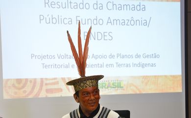 O representante dos Ashaninka, Francisco Piyãko, durante anúncio do resultado da chamada pública do Fundo Amazônia (Valter Campanato/Agência Brasil)