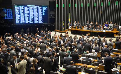 Brasília - Plenário da Câmara durante votação da MP 702/15, que abre crédito extraordinário para os ministérios da Saúde, Trabalho e das Cidades(Fabio Rodrigues Pozzebom/Agência Brasil)