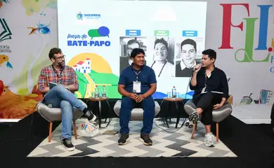 Rio de Janeiro (RJ), 25/11/2025 – Escolas indígenas recebem 1° livro infantil em língua do Alto Xingu.
Foto: Prefeitura de Saquarema/Divulgação