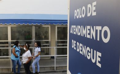 Rio de Janeiro (RJ) 27/02/2024 – Pacientes buscam atendimento médico para dengue na Policlínica Hélio Pellegrino. Foto: Fernando Frazão/Agência Brasil