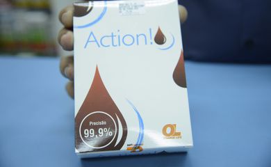 Rio de Janeiro - Embalagem do autoteste para detecção rápida do vírus HIV vendido em farmácias (Tomaz Silva/Agência Brasil)