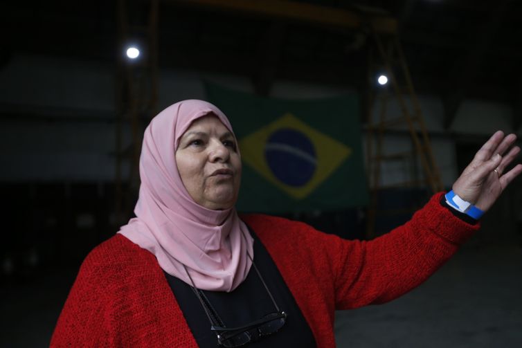 Guarulhos (SP) 10/19/2024 Brazilians who were in Lebanon, disembark from the FAB KC-30 plane, at the São Paulo Air Base in Operation “Raizes do Cedro” in Guarulhos. Leila returned to the country. Photo Paulo Pinto/Agencia Brasil