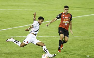 Vasco joga para o gasto, segura Caracas e avança na Sul-Americana
Após 0 a 0, time carioca enfrenta Defensa y Justicia na próxima fase