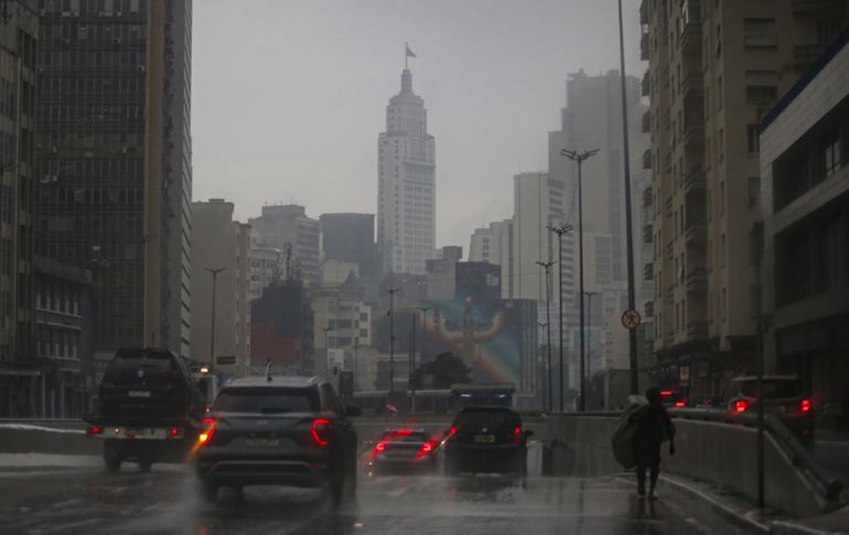 São Paulo (SP), 16/01/2025 -  Forte chuva no centro de São Paulo no final da tarde. Foto: Paulo Pinto/Agência Brasil
