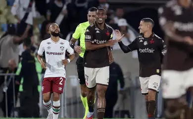 Vasco derrota Fluminense no Maracanã