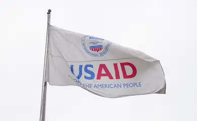 Bandeira da Usaid em frente à instituição em Washington, EUA
03/02/2025
REUTERS/Kent Nishimura