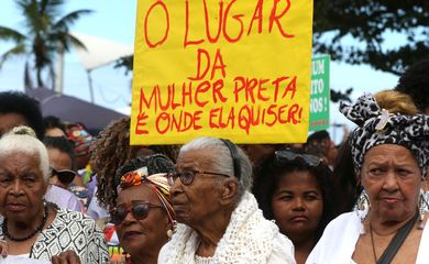 Rio de Janeiro (RJ), 30/07/2023 - IX Marcha das Mulheres Negras do Rio de Janeiro, na praia de Copacabana, zona sul da cidade. Foto:Tânia Rêgo/Agência Brasil