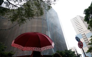 São Paulo-03/10/2024 Incêndio atinge apartamentos no edifício COPAN no centro de São Paulo. Fotos Paulo Pinto/ Agência Brasil.