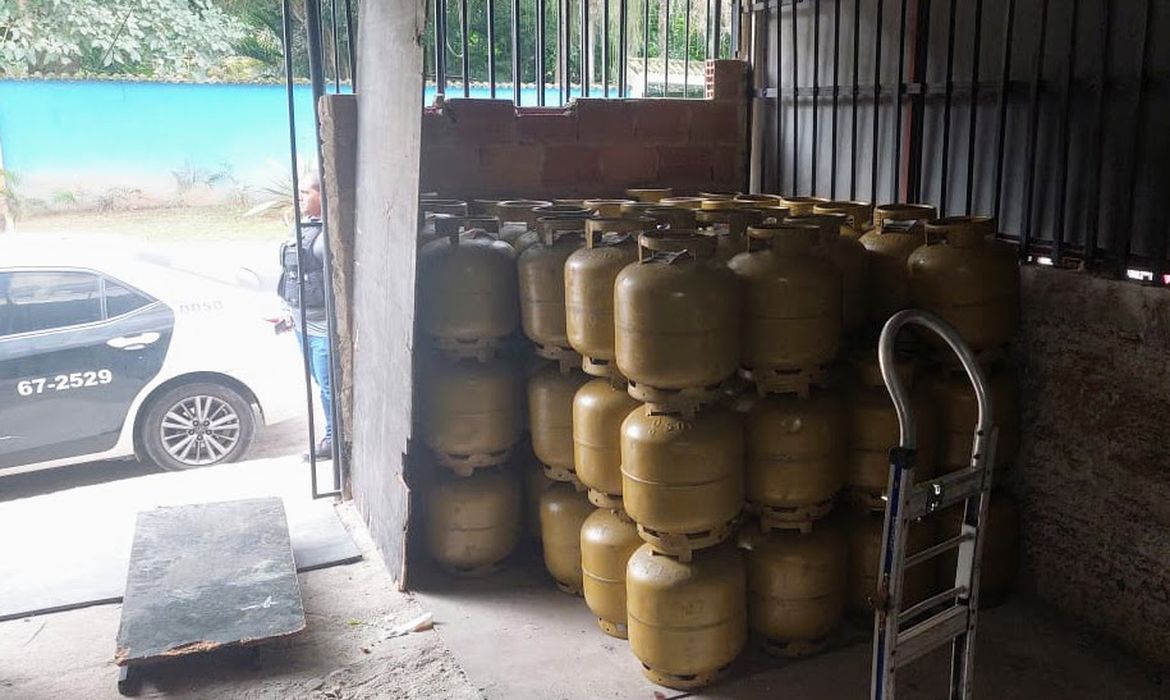 Victor dos Santos/Governo RJ Rio de Janeiro (RJ) 21.07.2024 - Apreensão de gás de cozinha na Operação Ordo. Foto: Victor dos Santos/Governo RJ