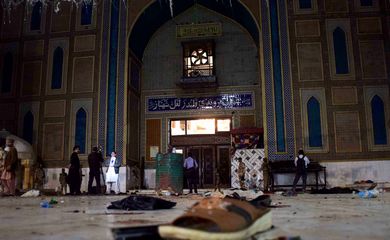 O atentado suicida foi reivindicado pelo grupo terrorista Estado Islâmico (EI) em um santuário na cidade de Sehwan Sharif, no sul do Paquistão