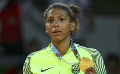 A judoca brasileira Rafaela Silva vence Dorjsürengiin Sumiya, da Mongólia, e conquista a primeira medalha de ouro do Brasil nos Jogos Rio 2016