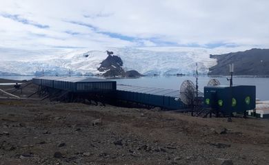 Estação Comandante Ferraz, base de pesquisa do Brasil na Antártica