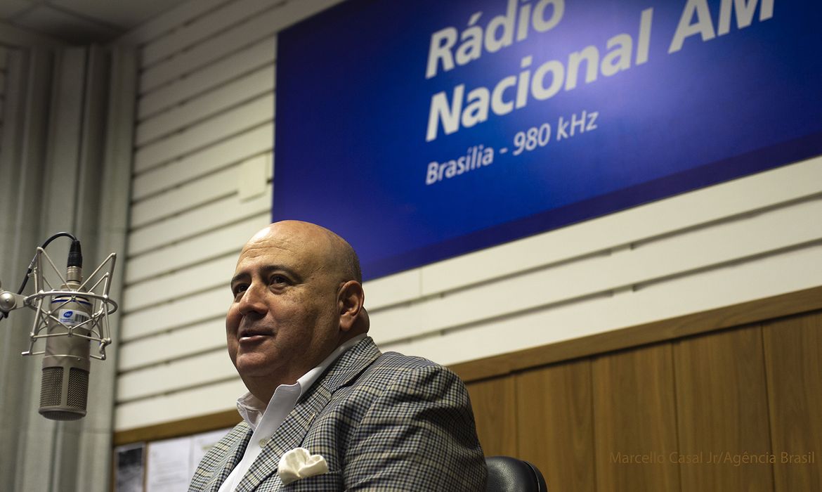 O diretor - presidente da Empresa Brasil de Comunicação (EBC) Glen Lopes Valente, durante entrevista à Rádio Nacional
