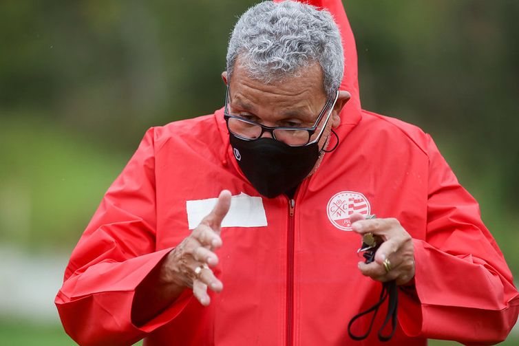 Coritiba e Náutico de olho na liderança da Série B do ...