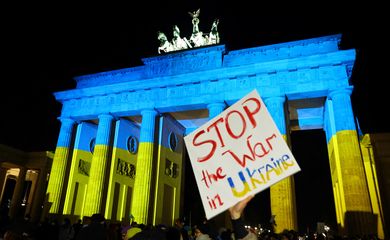 Protesto em Berlim contra invasão da Ucrânia pela Rússia