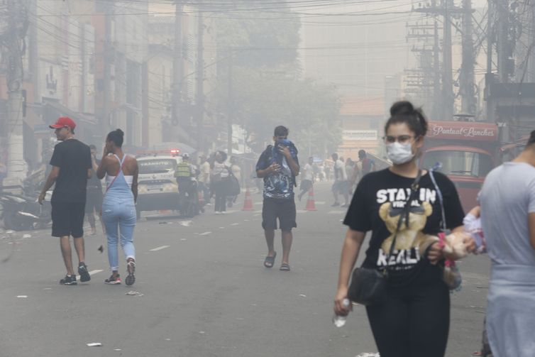 São Paulo (SP), 30/10/2024 - Incêndio de grandes proporções atingiu Shopping Center na região do Brás em São Paulo. Foto: Paulo Pinto/Agência Brasil