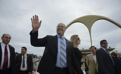 O governador Wilson Witzel visita o Sambódromo, na Marquês de Sapucaí, e anuncia patrocínio da concessionária de distribuição de energia Light para as escolas de samba, através da Lei de Incentivo à Cultura.