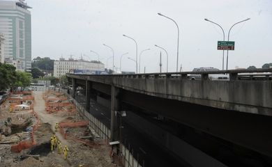 Perimetral em obras