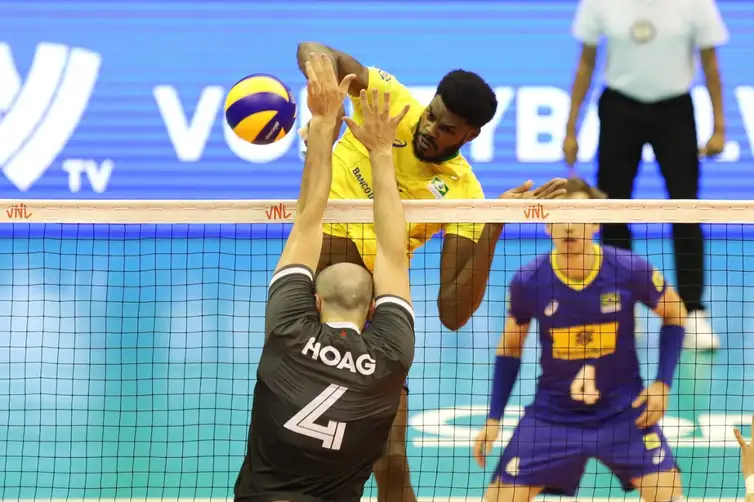 William Lucas/Inovafoto/CBV/Direitos Reservados Brasil x Canadá - Liga das Nações - seleção masculina brasileira de vôlei - 29/06/2019