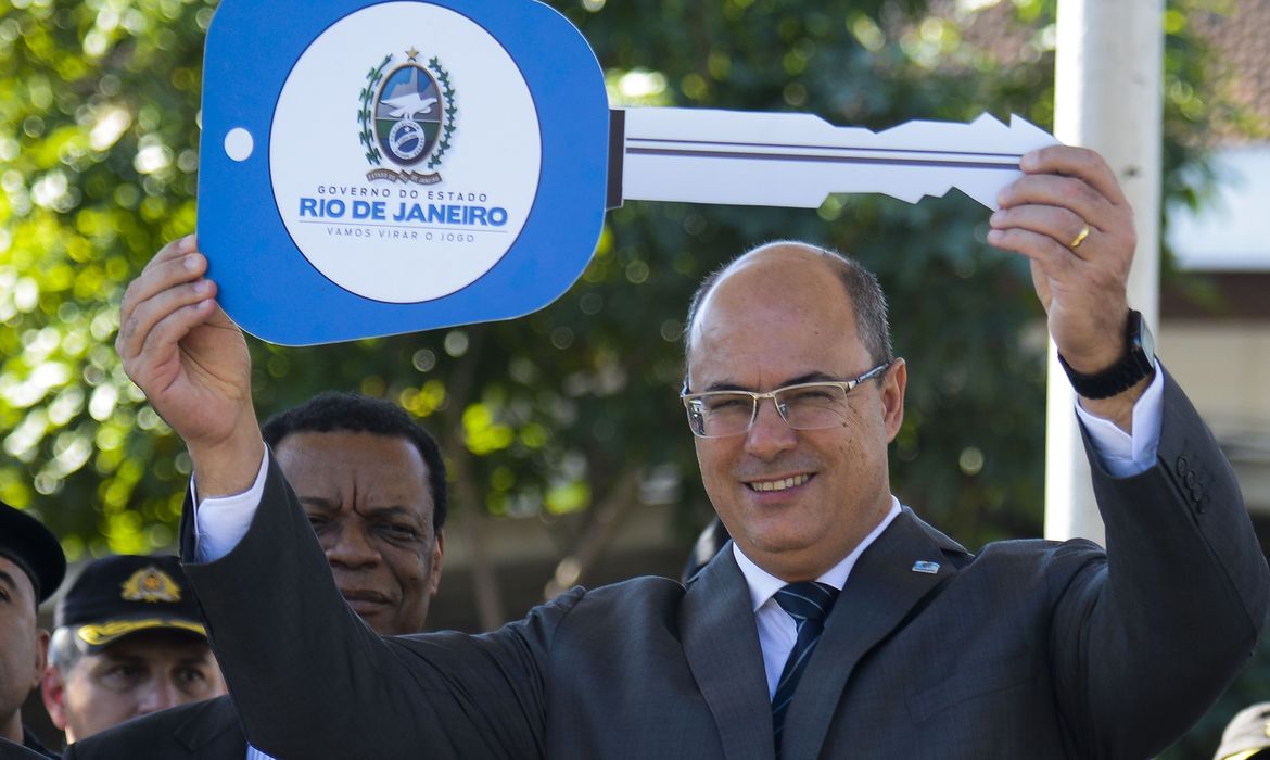 O governador Wilson Witzel participa de entrega, pelo Gabinete de Intervenção Federal, de viaturas para a Polícia Militar no Batalhão de Choque, no centro do Rio.