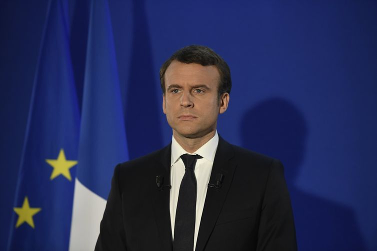 Emmanuel Macron discursa após vencer os segundo turno das eleições francesas