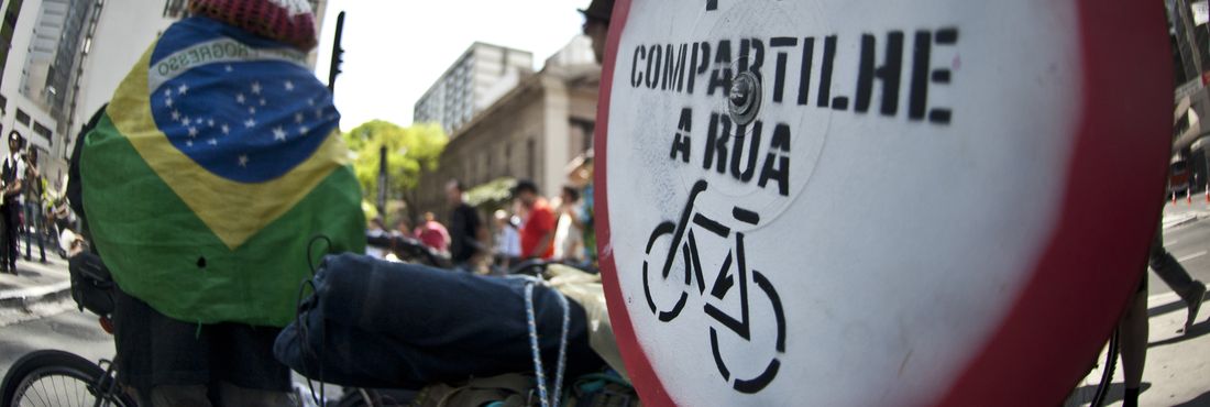 Defensores do uso do transporte alternativo e coletivo lembram o Dia Mundial sem Carro em São Paulo