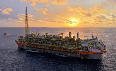 O navio-plataforma (FPSO) Alexandre de Gusmão, o quinto instalado no campo de Mero, no pré-sal da Bacia de Santos, alcançou o topo de produção, com 180 mil barris de óleo por dia (bpd). Foto: Petrobras/ Divulgação