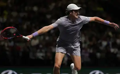 Paris, 28/10/2025 - Tenista João Fonseca durante partida de estreia no Marters 1000 de ParisFoto: RolexPMasters/X